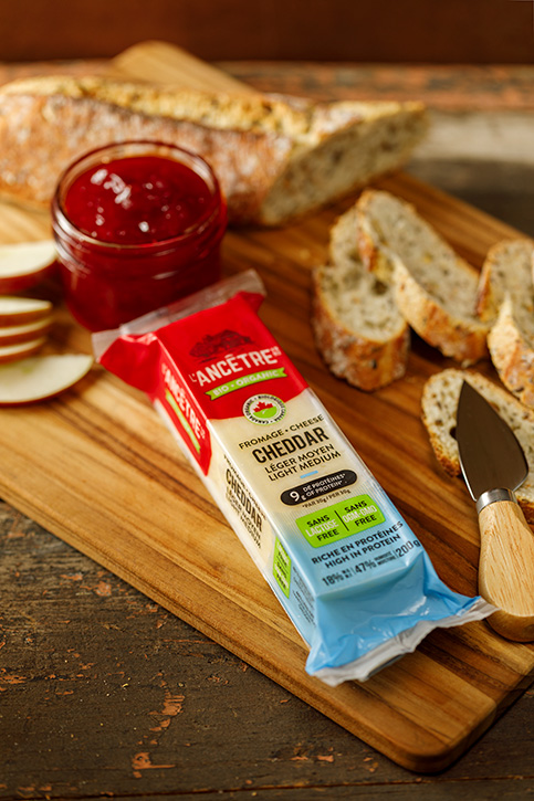 L'Ancêtre Cheddar léger moyen biologique